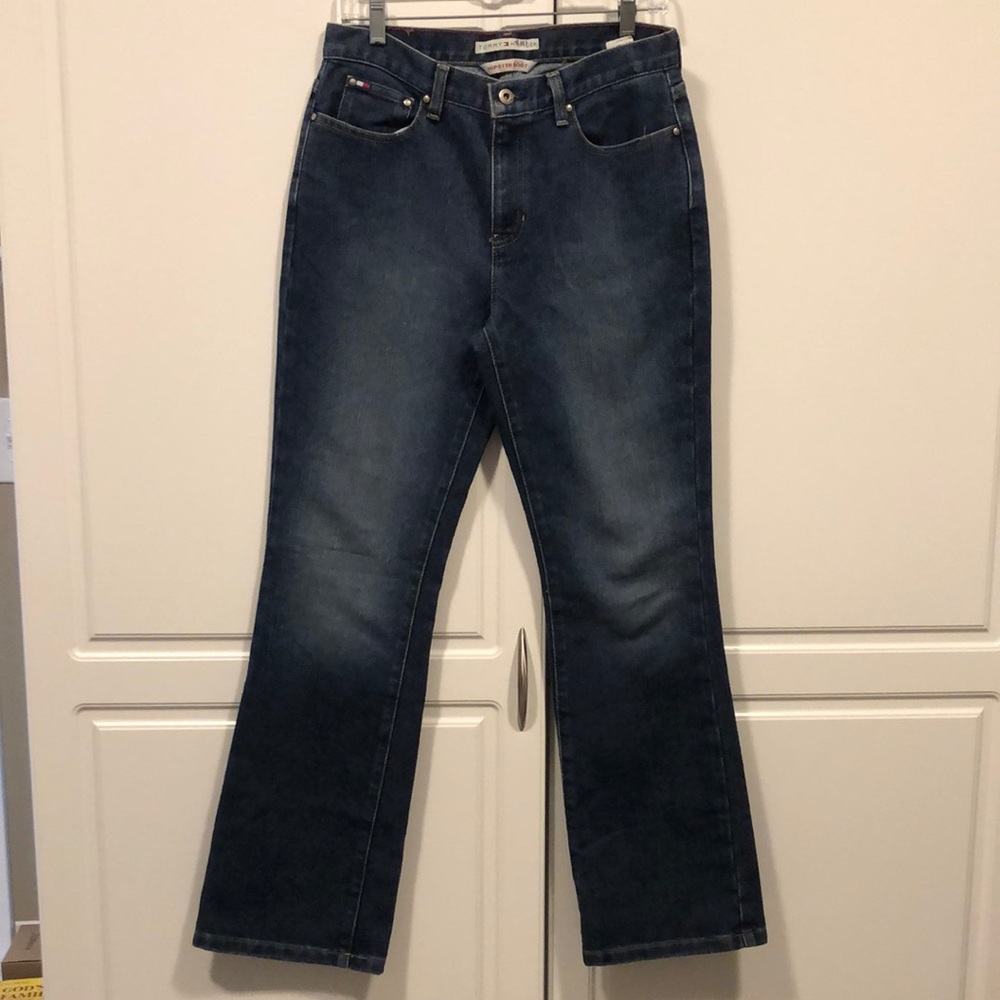 Tommy Hilfiger jeans Women’s 8 dark blue denim jean boot cut straight leg EUC